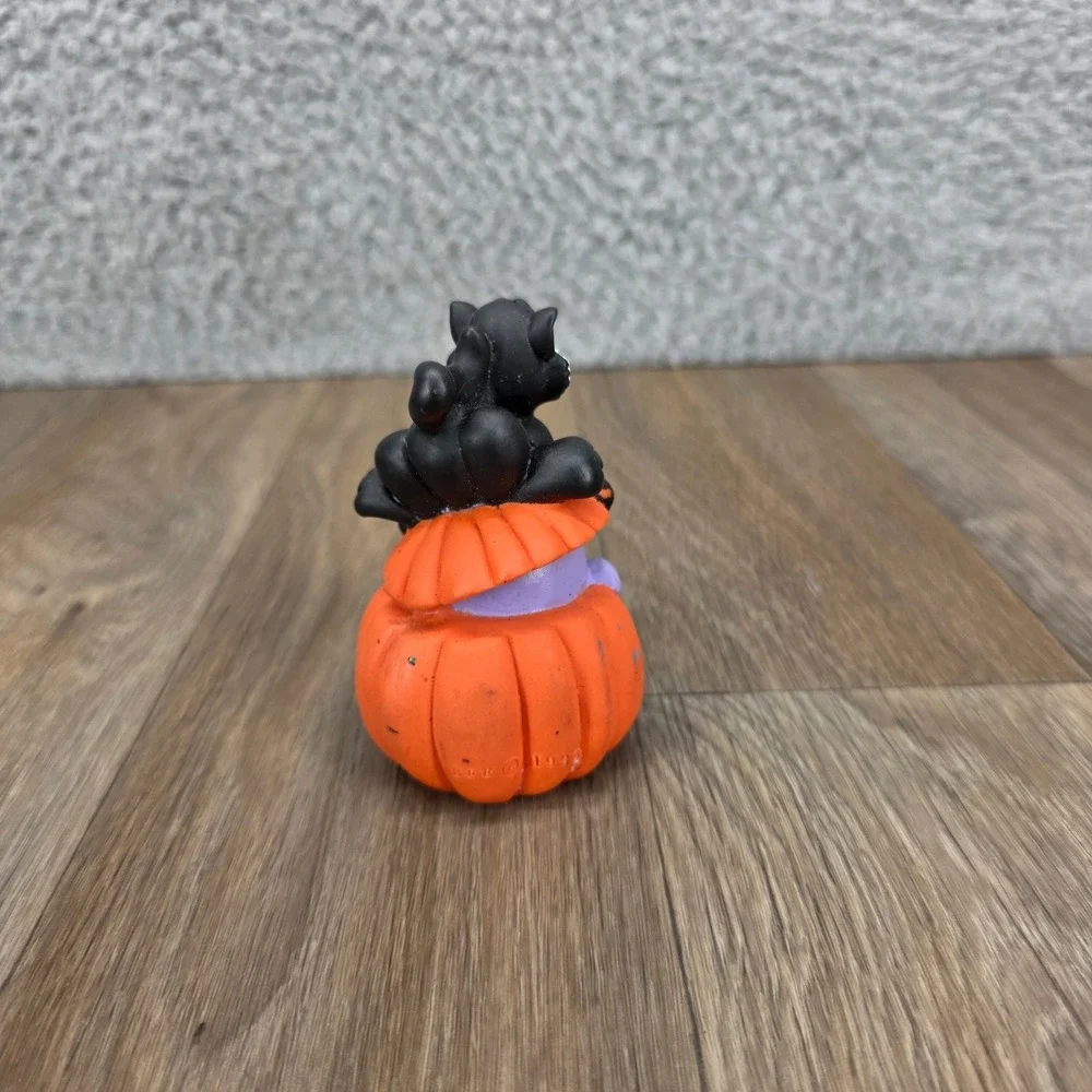 Vintage Halloween Witch Door Cover 30x60 Fun World Cat Pumpkin Figure‎